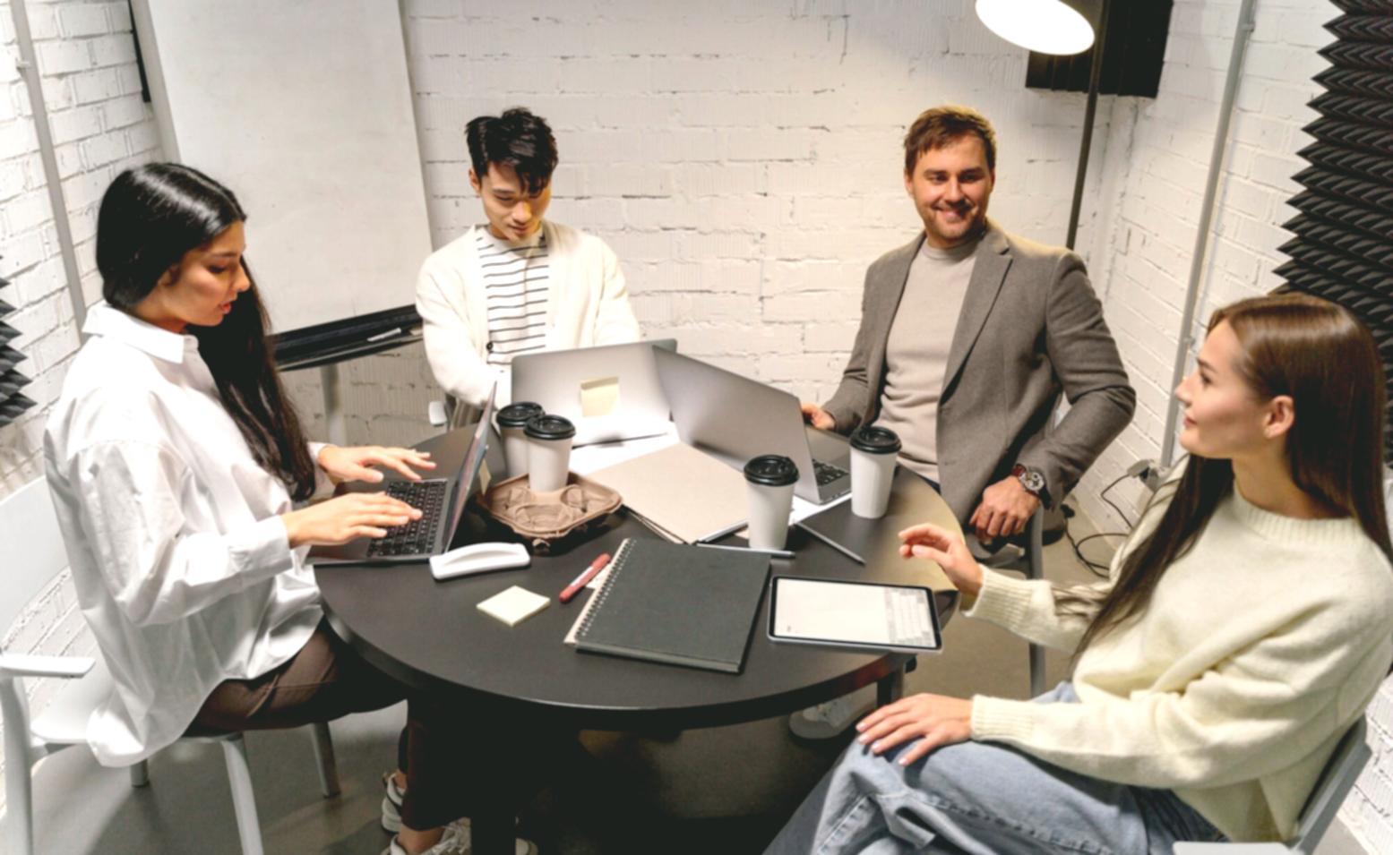 Discussion collaborative autour d'analyses financières et de modélisation de scénarios